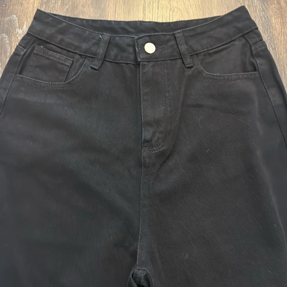 BLACK WIDE LEG JEANS SIZE MEDIUM